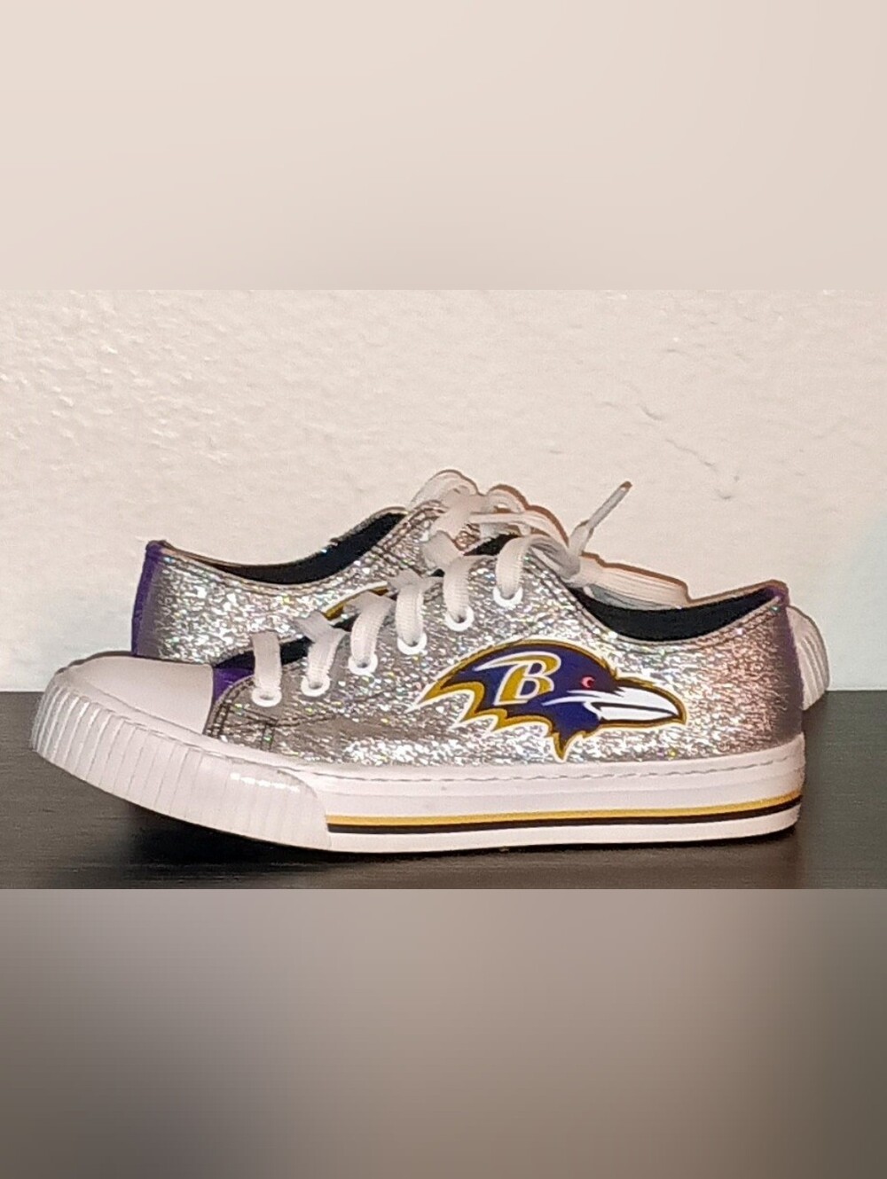 Baltimore Ravens Womens Glitter Low Top Canvas Shoe. Women size 7